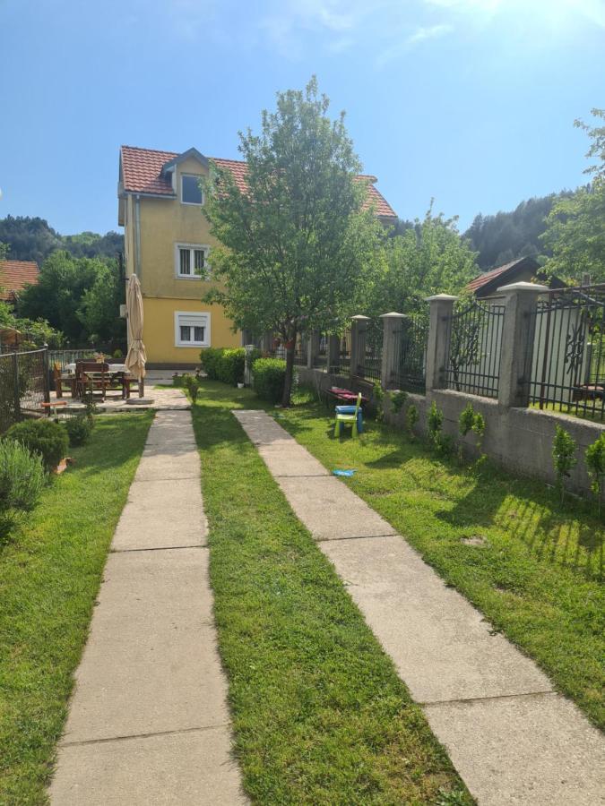 Lucic Guesthouse Cetinje Exterior foto